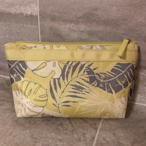 3/$12 Water Resistant Beach Pouch NWT